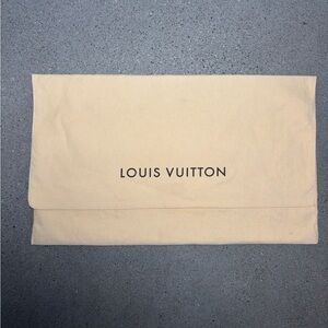 Louis Vuitton medium Tan Dust Bag